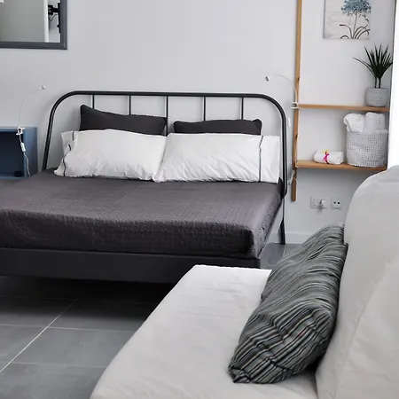 Capofortuna Centro Bed and Breakfast Σαλέρνο