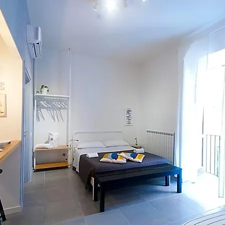 Capofortuna Centro Bed and Breakfast Σαλέρνο